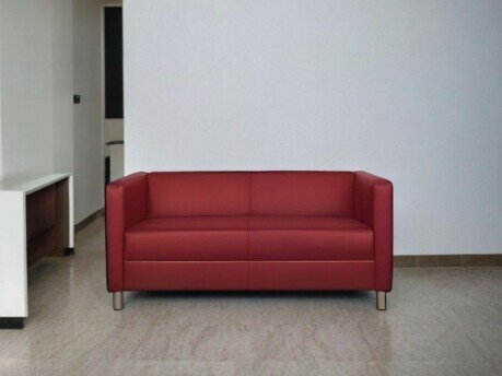 Sofa LEANDER S, niedriger Rücken, geteilte Front