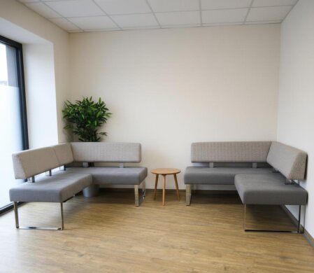 M1 Polsterbank mit Kufengestell